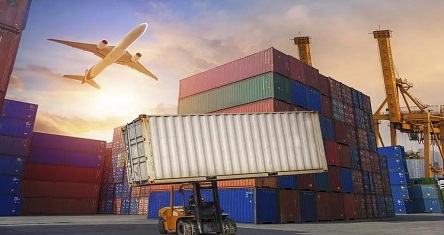 全球贸易中不可或缺的角色：美国国际货运代理的重要性